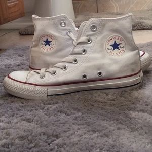 White Hightop converse